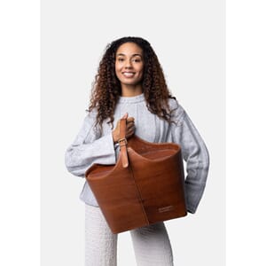 Project 72 - Stor kurv i skinn, walnut