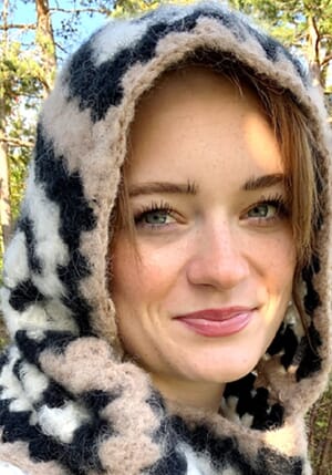 Heklet hoodie i Børstet Alpakka