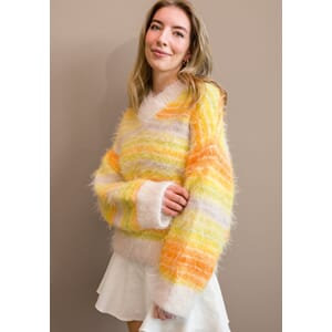 Fuzzy Mista V-neck Sweater