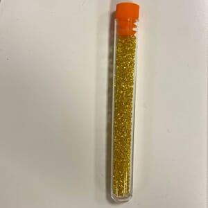 Gule rocaillesperler til Epleblomst festdrakt